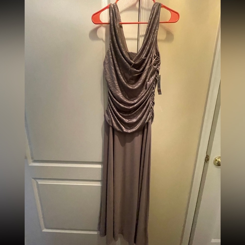 R&M Richard Dress Champange